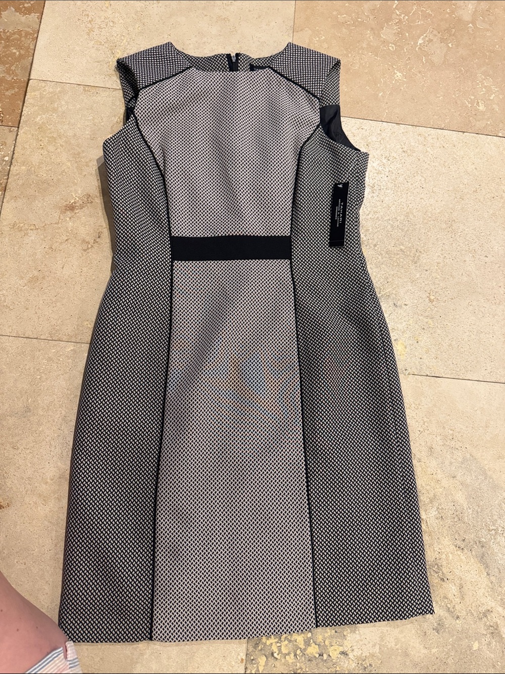 Black and White Textured Sleeveless Sheath Dress